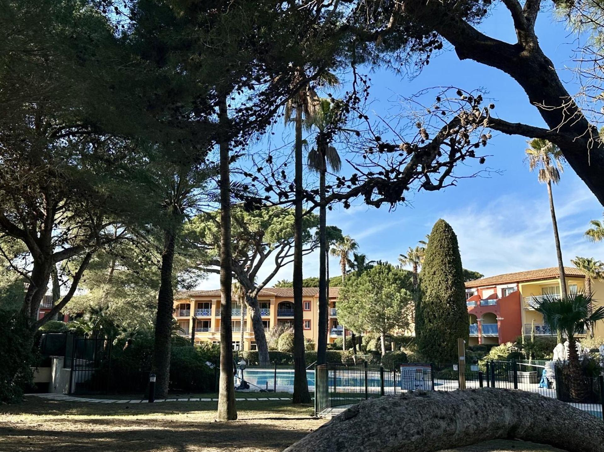 Aparthotel La badine Hyères Esterno foto