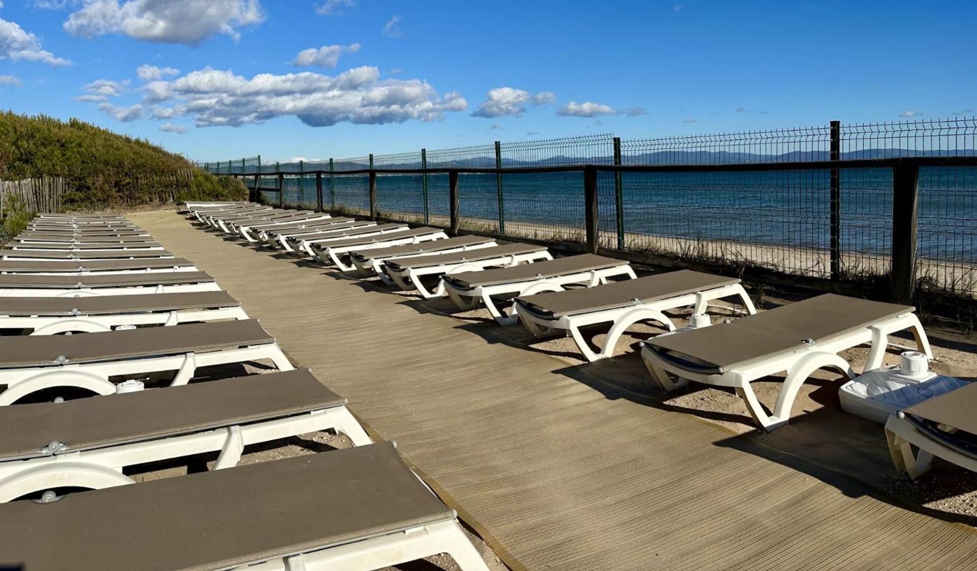 Aparthotel La badine Hyères Esterno foto